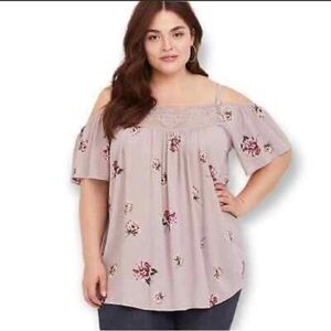 Torrid‎ Lilac Purple Floral Crinkle Gauze
Cold Shoulder Blouse Size 2X